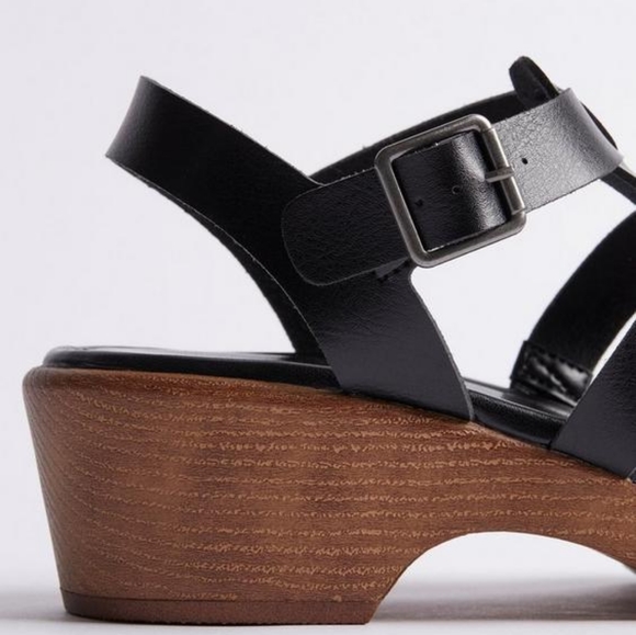 NWT Torrid Fisherman Sandals Heel Block 8.5 Extra wide (fits 9 easily) - Picture 5 of 5